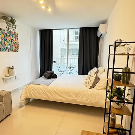 Apartamento Flora Beachfront Finikoudes Lárnaca