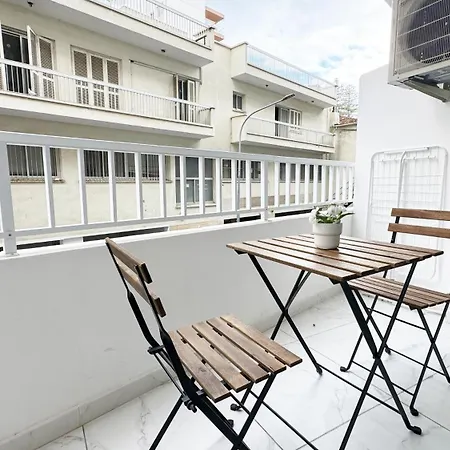 Flora Beachfront Finikoudes Apartamento